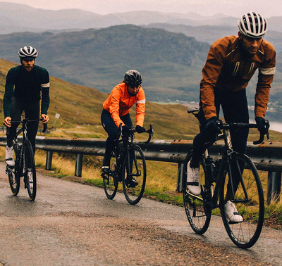 Foto zu dem Text "Black Friday Ride: Eine Million Kilometer für tausend Fahrräder"