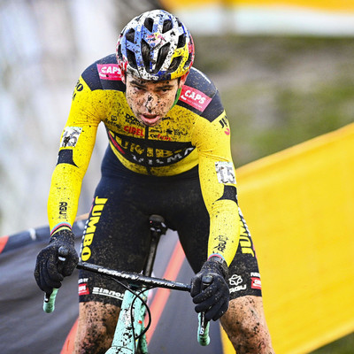 Foto zu dem Text "Van Aert vor Namur-Weltcup: “Neues Kapitel im Cross hat begonnen“"