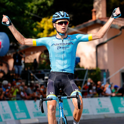 Foto zu dem Text "Astana will mit Vlasov “2021 auf einem Grand-Tour-Podium stehen“"