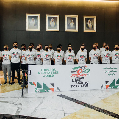 Foto zu dem Text "UAE Team Emirates gegen Corona geimpft"