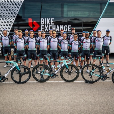 Foto zu dem Text "Ryan finanziert bis Ende 2022 Team BikeExchange"