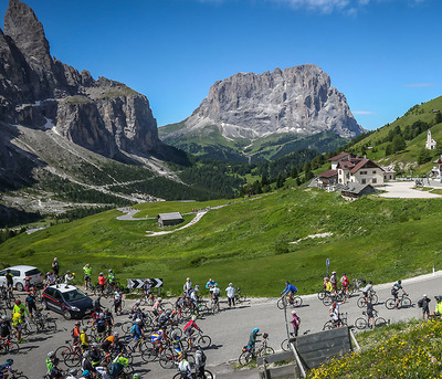 Foto zu dem Text "Sellaronda Bike Day: Auf den Spuren des Giro"