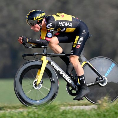 Foto zu dem Text "Roglic besichtigt Zeitfahrkurs der Tour de France"