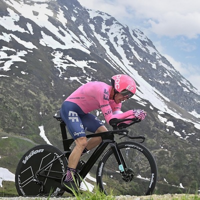 Foto zu dem Text "Uran pulverisiert in Andermatt die Zeiten der Konkurrenten"