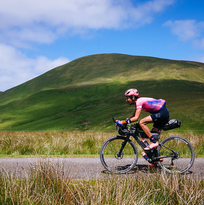 Foto zu dem Text "The Alt Tour: Lachlan Morton auf den Spuren der Tour 1903"