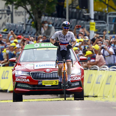 Foto zu dem Text "Mohoric Solosieger, van der Poel behält Gelb, Roglic abgehängt"