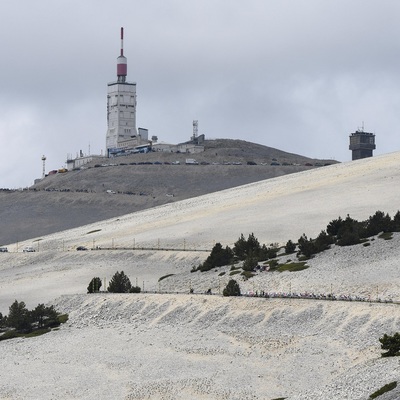 Foto zu dem Text "Peloton hat die Hälfte der 3417 Kilometer absolviert"