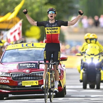 Foto zu dem Text "Van Aert stürmt zum besten Sieg seiner Karriere"