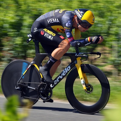 Foto zu dem Text "Van Aert gewinnt Zeitfahren, Pogacar vor Titelverteidigung"