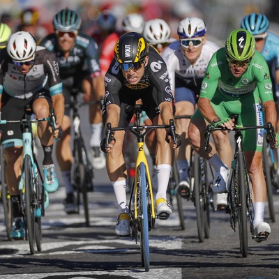 Foto zu dem Text "Van Aert macht auf den Champs-Élysées das Triple perfekt"