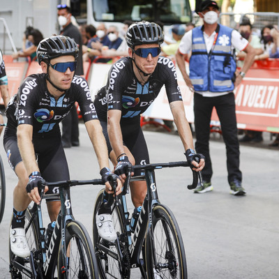 Foto zu dem Text "Licht und Schatten für Team DSM auf 5. Vuelta-Etappe"