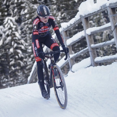 Foto zu dem Text "Vos´ Sturz bringt van Empel in Val di Sole den Sieg"