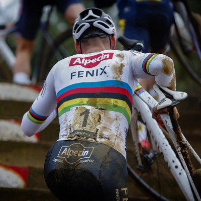 Foto zu dem Text "Nach Sturz in Zolder: van der Poels Rücken schmerzt wieder"