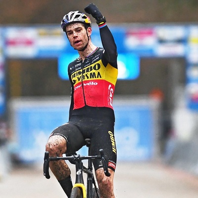 Foto zu dem Text "Van Aert dominiert mit “Van-Aert-Beinen“ sein Heimspiel"