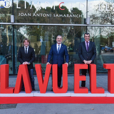 Foto zu dem Text "Vuelta 2023 startet mit Teamzeitfahren in Barcelona"