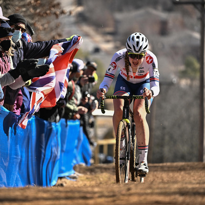 Foto zu dem Text "Straßen-Weltmeisterin Backstedt sichert sich auch Titel im Cross"