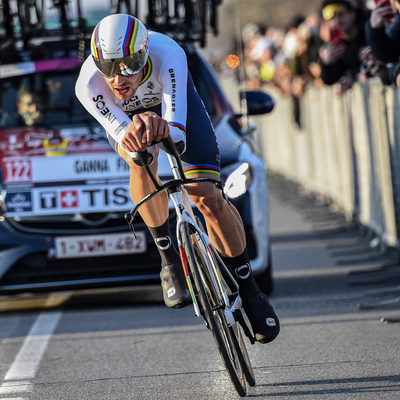 Foto zu dem Text "Zeitfahrweltmeister Ganna schlägt Evenepoel und Pogacar"