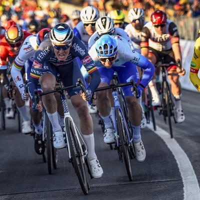 Foto zu dem Text "Finale der 2. Etappe von Tirreno-Adriatico im Video"