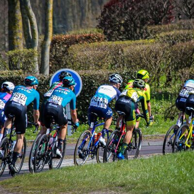 Foto zu dem Text "Tour de Normandie: Stürze verhagelten Bike Aid den Auftakt"