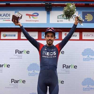Martínez gana la Vuelta al País Vasco tras Finale Furioso