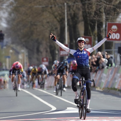 Foto zu dem Text "Finale des 8. Amstel Gold Race der Frauen im Video"