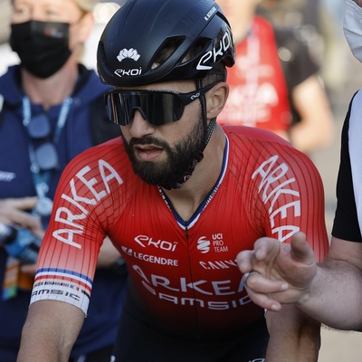 Foto zu dem Text "Bouhanni-Unfall von Fußgänger auf der Strecke verursacht"