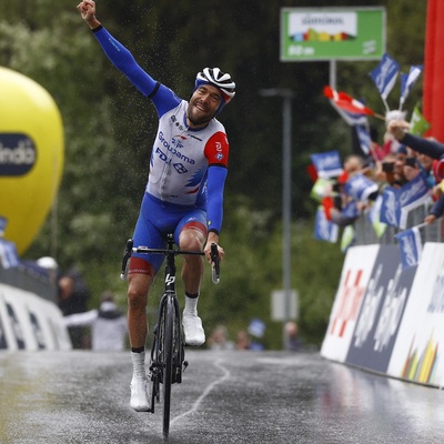 Foto zu dem Text "Pinot holt sich sein Erfolgserlebnis, Bardet feiert Gesamtsieg"