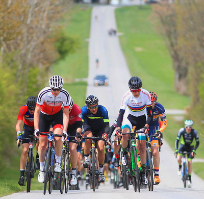 Foto zu dem Text "Neusiedler See Radmarathon: Streckenrekord - und deutscher Doppelsieg"