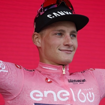 Foto zu dem Text "Nach Gelb kommt Rosa: Van der Poel gewinnt Giro-Auftakt"