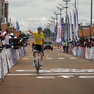 Foto zu dem Text "Jetzt ist feiern angesagt: Peschges gewinnt Tour du Benin"