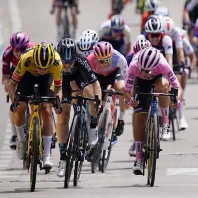 Foto zu dem Text "Giro Donne: Vos sprintet zu ihrem 31. Etappensieg"
