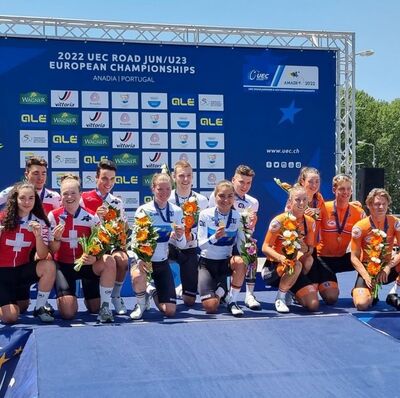 Foto zu dem Text "Deutsches U23-Quartett gewinnt Gold in der Mixed Staffel"