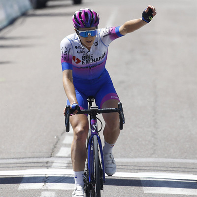 Foto zu dem Text "Giro Donne: Faulkner gewinnt vorletzte Etappe als Solistin"
