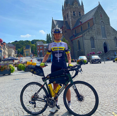 Foto zu dem Text "Transcontinental Race: Strasser an der Mauer von Geraardsbergen"