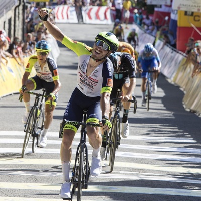 Foto zu dem Text "Sazka Tour: Rota schnappt sich den Sieg und das Gelbe Trikot"