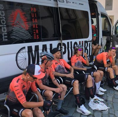 Foto zu dem Text "Sazka Tour: Pushbiker Evans rehabilitiert sich bei Bergankunft"