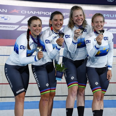 Foto zu dem Text "Frauen holen Gold im Teamsprint und der Mannschaftsverfolgung"