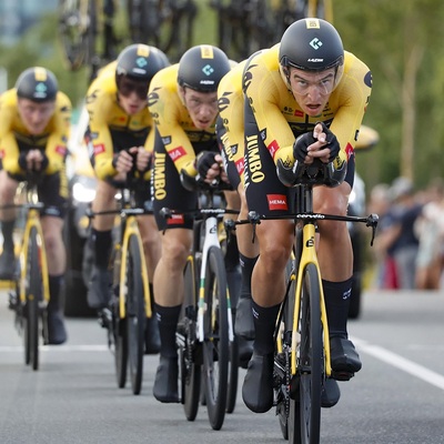 Foto zu dem Text "Jumbo-Visma und Roglic gelingt Vuelta-Auftakt nach Maß"