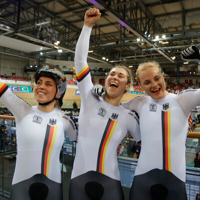 Foto zu dem Text "Gold und Weltrekord zum WM-Auftakt: Teamsprinterinnen glänzen"
