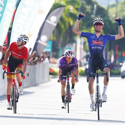 Foto zu dem Text "Bax sichert Alpecin - Deceuninck den dritten Tagessieg"