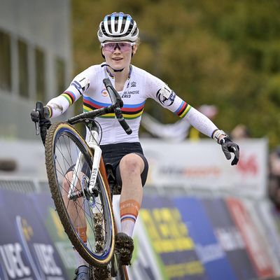 Foto zu dem Text "Pieterse in Namur mit Regenbogen und Wheelie zum EM-Titel"