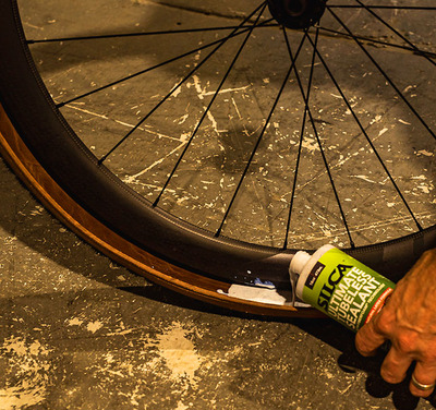 Foto zu dem Text "Silca Ultimate Tubeless Sealant: Speziell für Rennradfahrer"