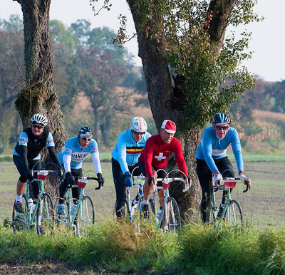 Foto zu dem Text "Kirschblüten-Rad-Klassik: Auf Stahl durchs Obsthügelland"