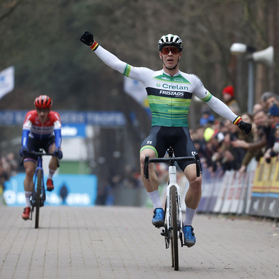 Foto zu dem Text "Sweeck hängt van der Haar im Finale ab"