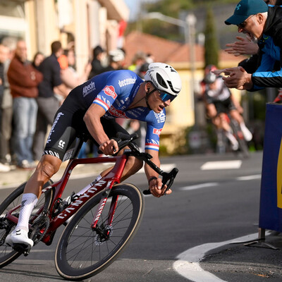 Foto zu dem Text "Van der Poel klopfte vor seiner Attacke freundlich an"