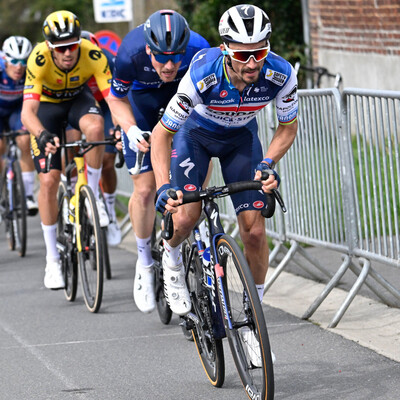 Foto zu dem Text "Alaphilippe fährt nach Dwars door Vlaanderen noch zwei Stunden weiter"