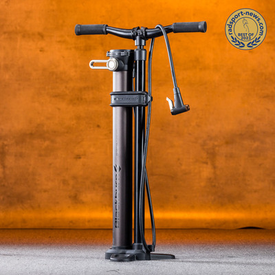 Foto zu dem Text "Blackburn Chamber Tubeless Pump: Big Air - easy..."