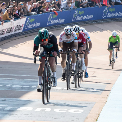 Foto zu dem Text "Fietzke trennten nur wenige Meter vom Roubaix-Triumph"