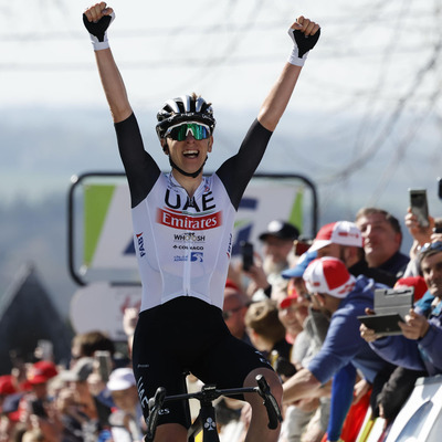 Foto zu dem Text "Zwei von Drei: Pogacar gewinnt auch den Flèche Wallonne"