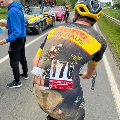 Foto zu dem Text "Bretagne: Massensturz auf Schlammstraße führte zu Abbruch"